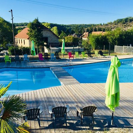 La Colline Aux Chalets, Jaccuzi, Sauna Saint-Chamarand Ngoại thất bức ảnh