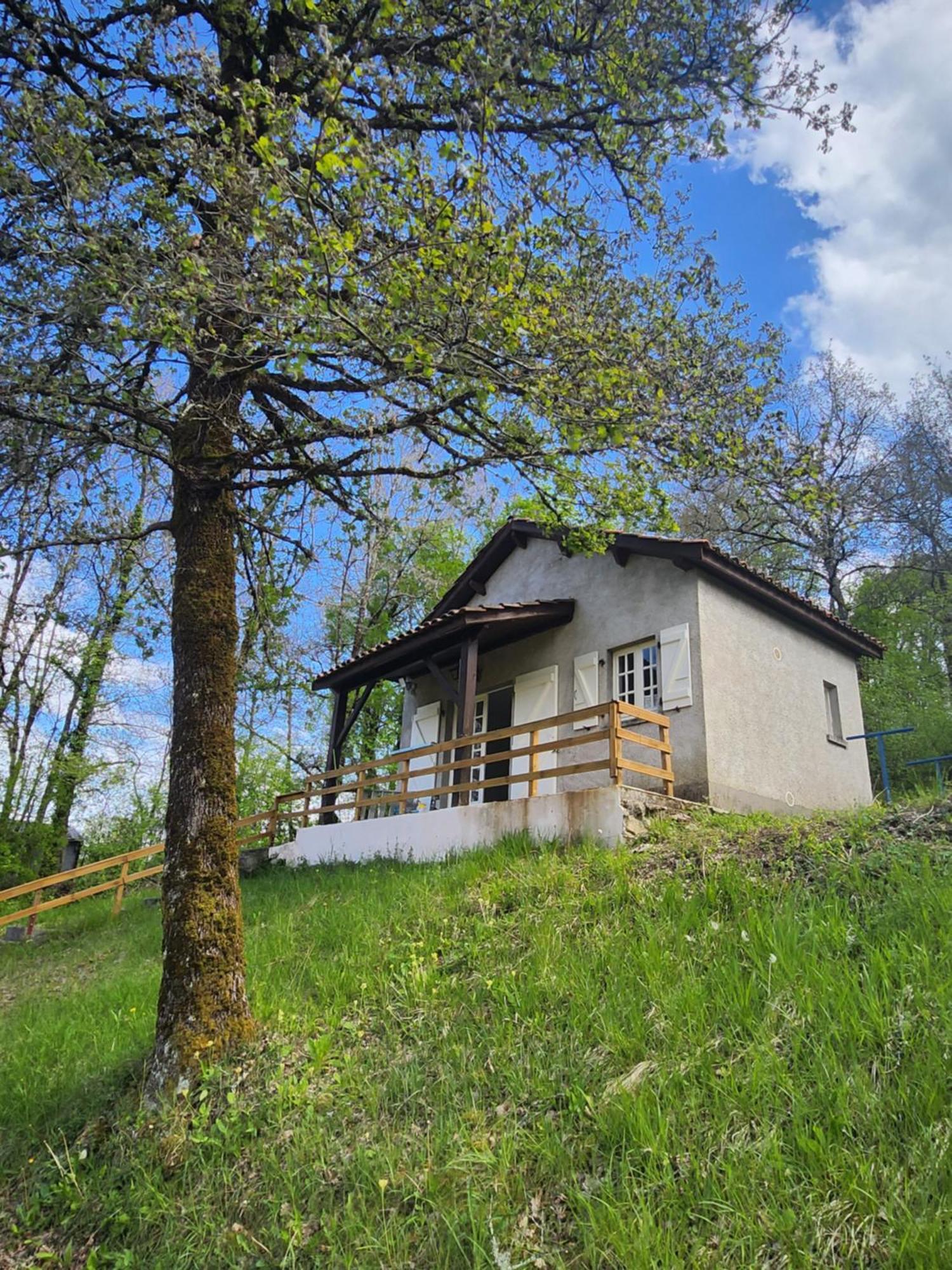 La Colline Aux Chalets, Jaccuzi, Sauna Saint-Chamarand Ngoại thất bức ảnh